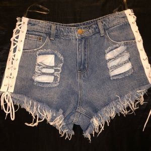 NWT Fashion Nova Jean Shorts Large